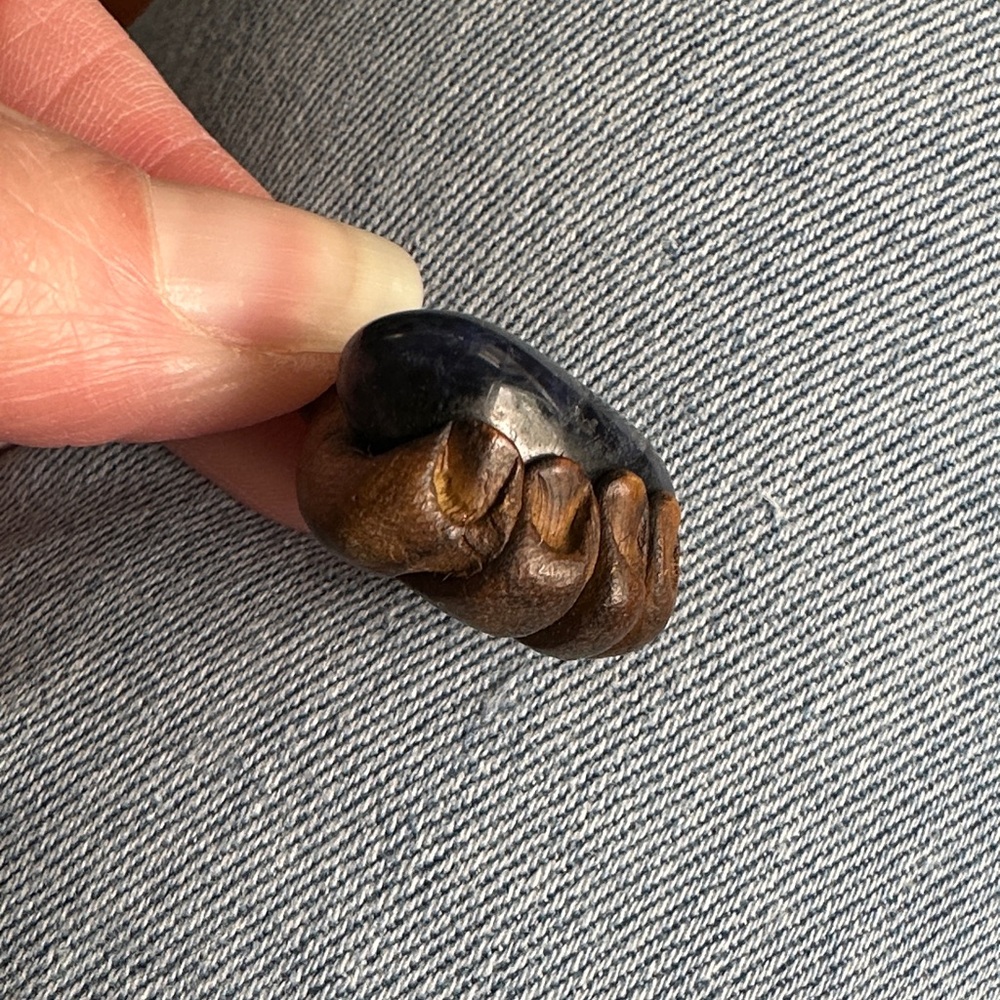 “HAND in “STONE” Handmade pottery Pendant with Dark Blue Stone - Picture 3 of 16